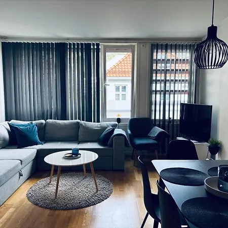 Central Apt - Near The Fish Market 아파트 *